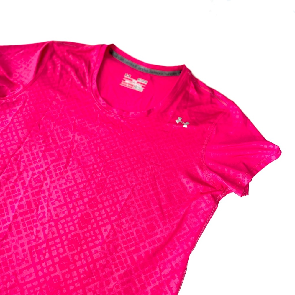 NWOT Raspberry Pink Fitted Under Armour Top